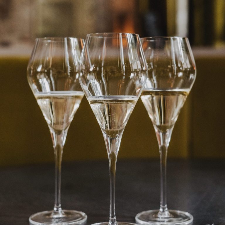Drei Sektgläser ©Nicole Wolbers
